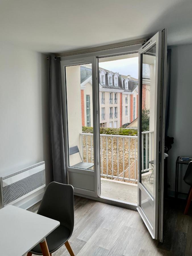 Studio En Centre Ville De Vendome Exterior photo